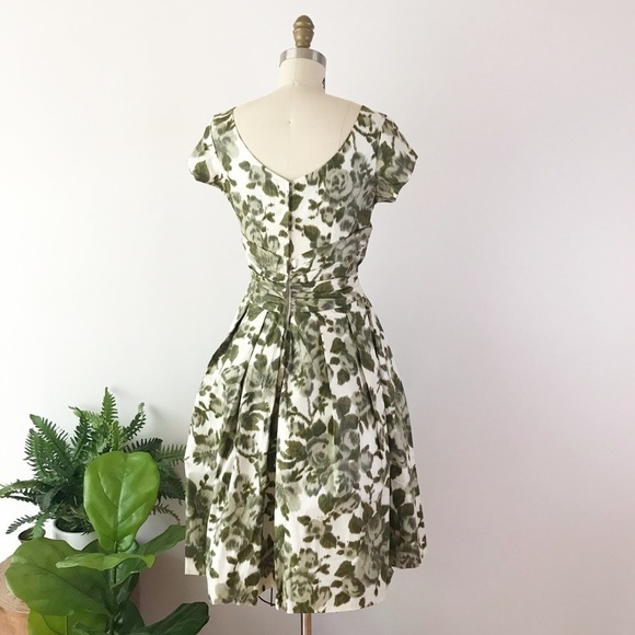 Vintage 1950s Green Floral Gathered Waist Dress - Picture 3 of 9